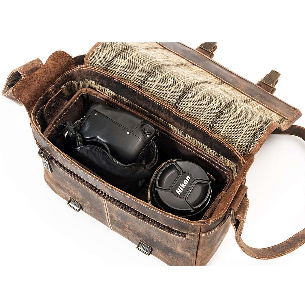 Photo Bag Review: The Gillis London Trafalgar Leather Camera Bag