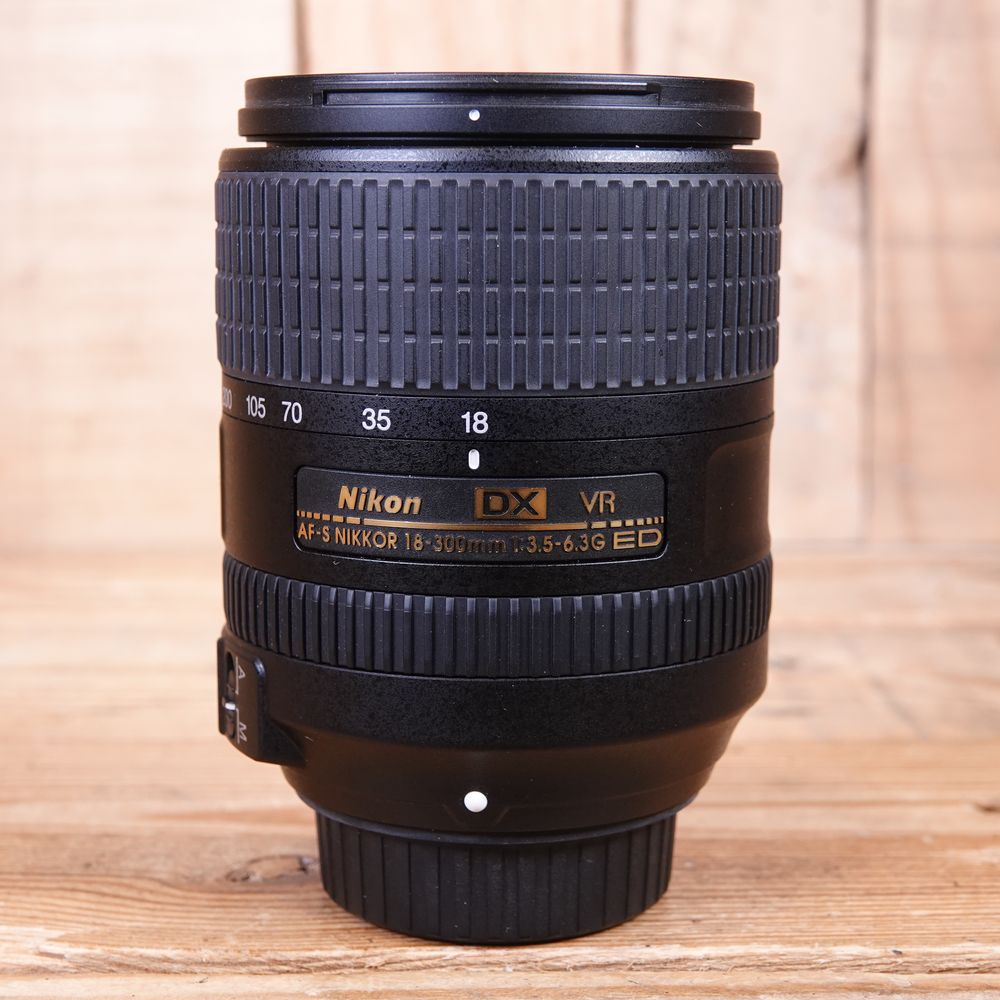 Used Nikon AF-S 18-300mm f3.5-6.3 G ED VR DX Lens