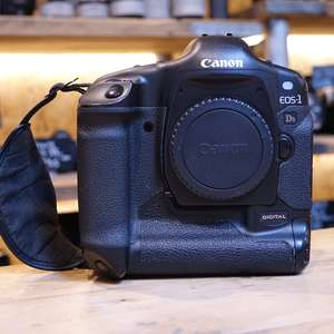 Used Canon EOS 1Ds Mark I Digital SLR Camera