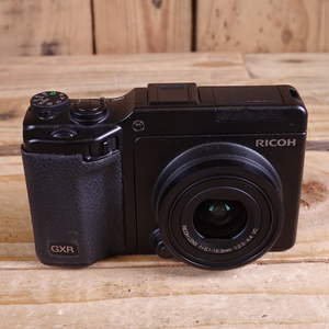 Used Ricoh GXR Compact Camera Body with S10 Kit 24-70mm Lens