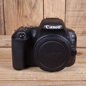 Used Canon EOS 200D DSLR Camera Body