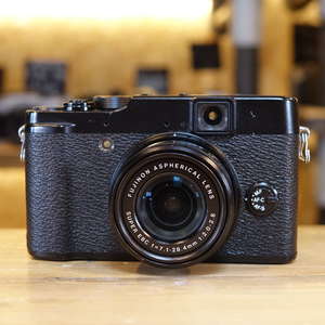 Used Fuji X10 Digital Compact Camera