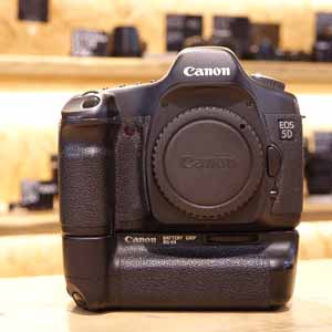 Used Canon EOS 5D Digital SLR Camera Body with BG-E4 Battery Grip