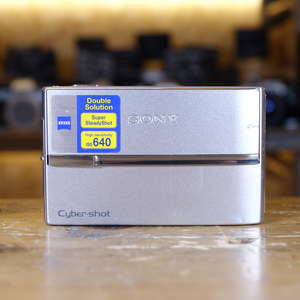 Used Sony Cybershot T9 Digital Compact Camera