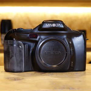 Used Minolta Dynax 7XI 35mm SLR Camera Body