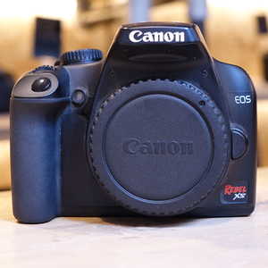 Used Canon EOS Rebel XS 1000D DSLR Camera Body