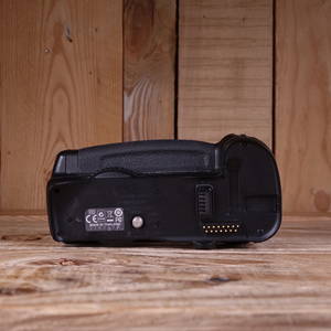Used Nikon MB-D10 Battery Pack for D300 D300S D700
