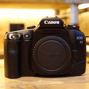 Used Canon EOS 33 35mm Film Camera Body