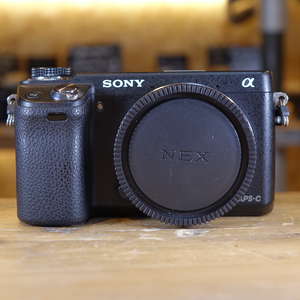 Used Sony NEX-6 Digital Camera Body
