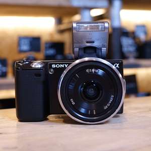 Used Sony NEX-5 Digital Camera with 16mm F2.8 Lens