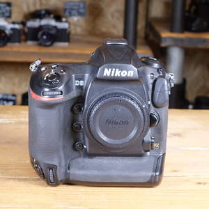 Used Nikon D5 DSLR Camera Body Dual XQD