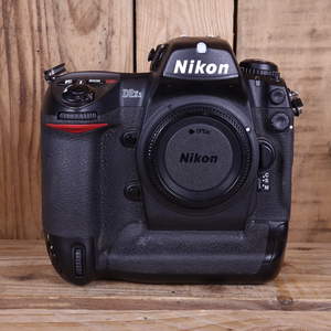 Used Nikon D2XS Professional DSLR Camera Body