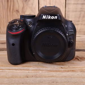 Used Nikon D5200 DSLR Camera Body