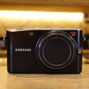 Used Samsung NX100 Camera Body