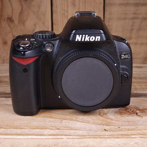 Used Nikon D40 Digital SLR Camera Body
