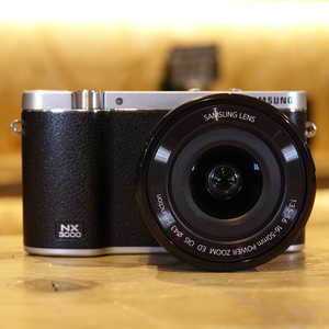 Used Samsung NX3000 Camera Body with 16-50mm F3.5-5.6 OIS Lens