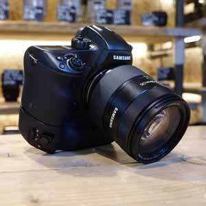 Used Samsung NX1 Camera Body with 16-50mm F2.8 Lens and VG-NX01 Grip