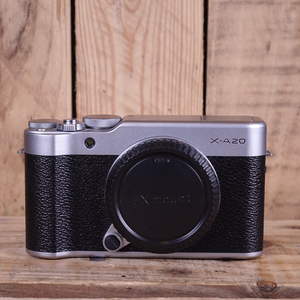 Used Fujifilm X-A20 Silver Camera Body