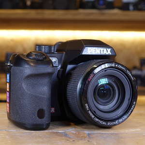 Used Pentax X5 Bridge Camera