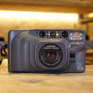 Used Minolta Freedom Family Zoom 35mm Film Compact Camera