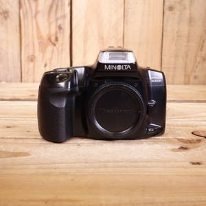 Used Minolta Dynax 300si 35mm SLR Camera Body