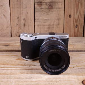 Used Samsung NX300 Digital Camera Body with 18-55mm F3.5-5.6 Lens