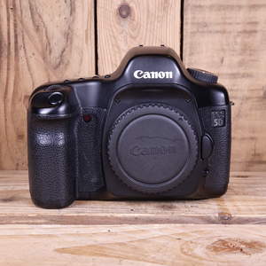Used Canon EOS 5D Digital SLR Camera Body