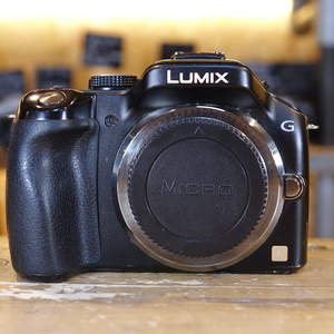 Used Panasonic Lumix DMC-G5 Black Digital Camera Body