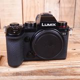 Used Panasonic Lumix S5 Black Digital Camera Body